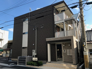 建物外観　オートロック、TVモニターホン付き☆