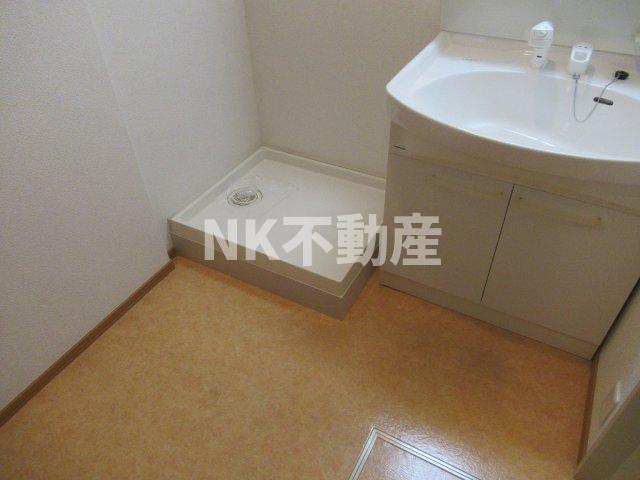 洗面設備　ゆったりとスペースのある洗面所