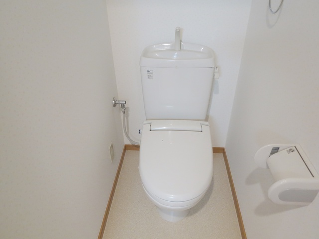 トイレ　清潔感のある落ち着くトイレです♪
