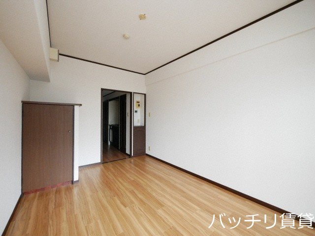 居室・リビング　別号室写真の為、現状優先。