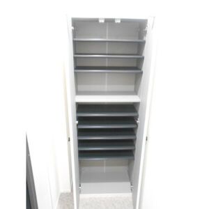 玄関　収納もある玄関です