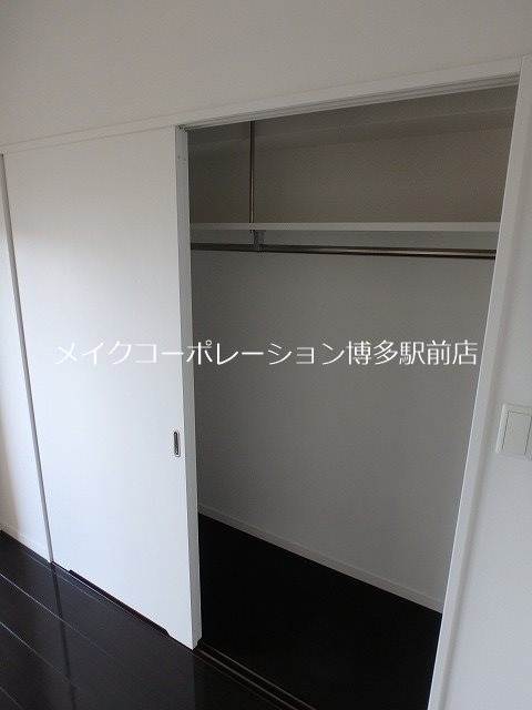 収納　※別部屋写真参考（フローリング白色）