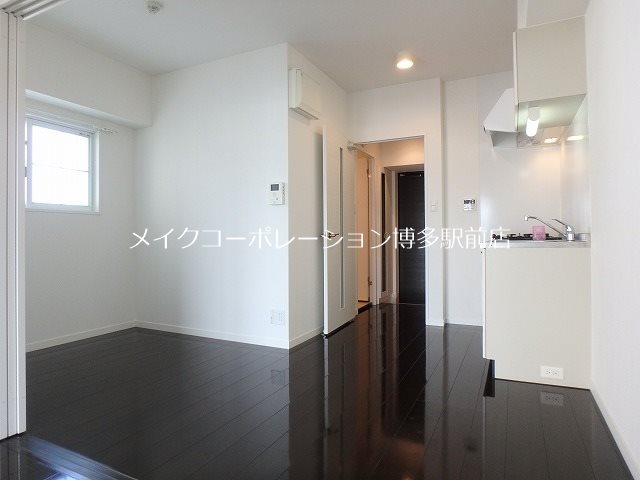 その他　※別部屋写真参考（フローリング白色）