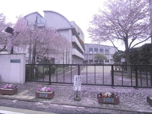小学校　南大内小学校（小学校）まで400m