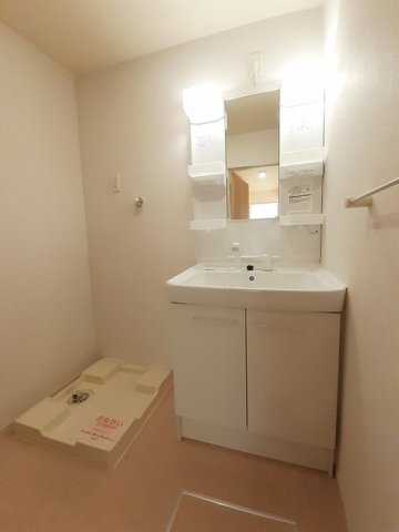 洗面設備　コンパクトで使いやすい洗面所