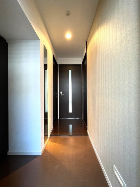 玄関　【その他内観】左右反転タイプ別部屋写真参照。現況優先。