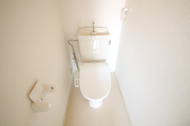 トイレ　※同物件別号室の写真になります