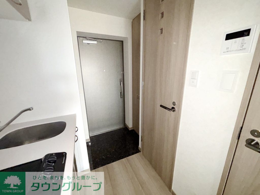 玄関　同施工写真となります。