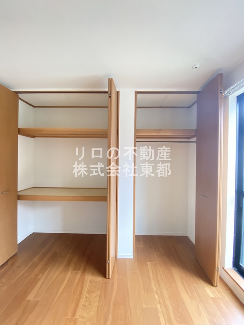 収納　増えがちな荷物をスッキリ収納できる大きめクローゼットです♪