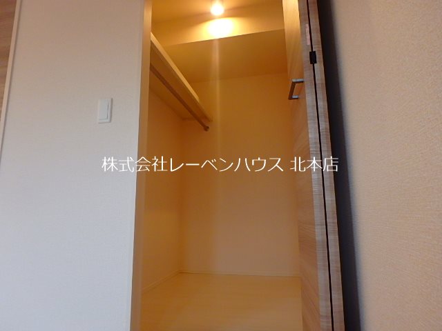 収納　同間取り別部屋参考写真です
