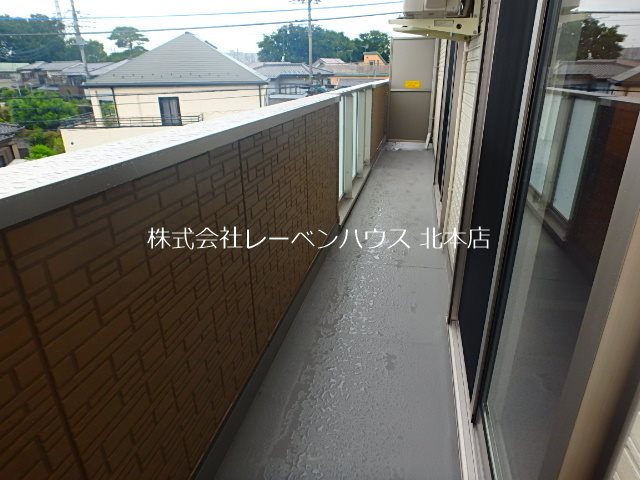 バルコニー　同間取り別部屋参考写真です