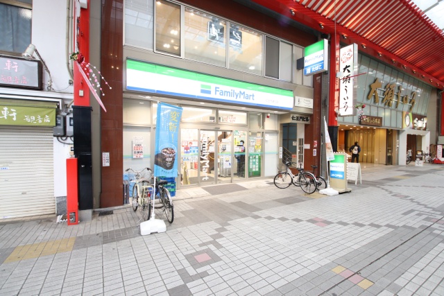 コンビニ　ファミリーマート　仁王門通り店（コンビニ）まで100m