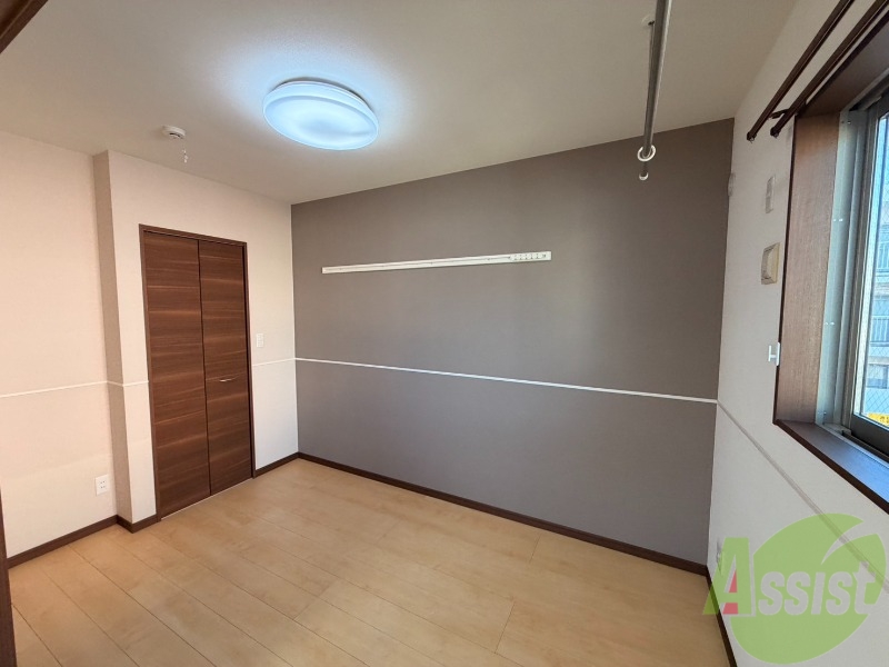 その他部屋・スペース　寝室になりそうな洋室です。シンプルで落ち着きますね。