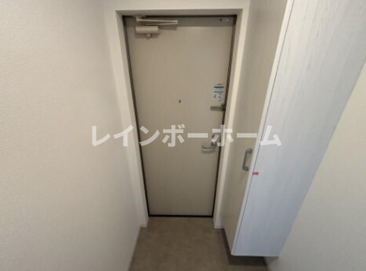 玄関　※建築中のため同施工会社参考写真となります。