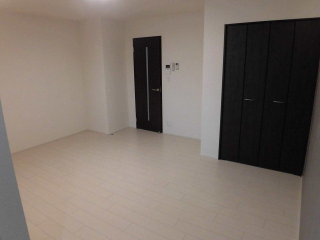 居室・リビング　清潔感のあるお部屋です。