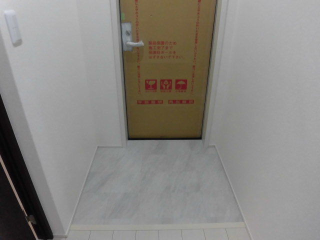 玄関　白基調の玄関です。