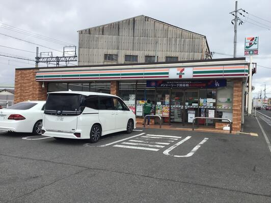コンビニ　セブンイレブン明石西江井ヶ島西店（コンビニ）まで51m