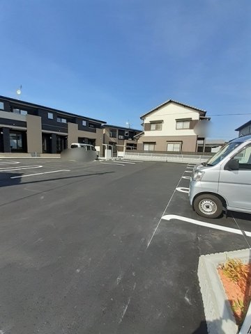 駐車場　車をお持ちの方に嬉しい駐車場付きの物件です