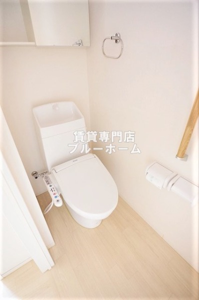 トイレ　ウォシュレット付き！