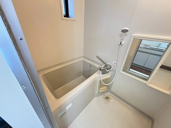 バス・シャワールーム　※別部屋の写真です