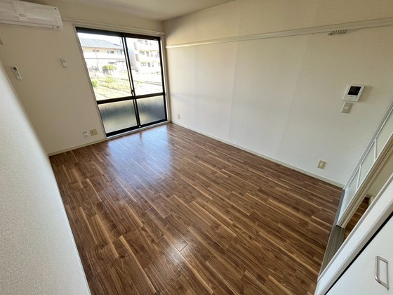 居室・リビング　※別部屋の写真です