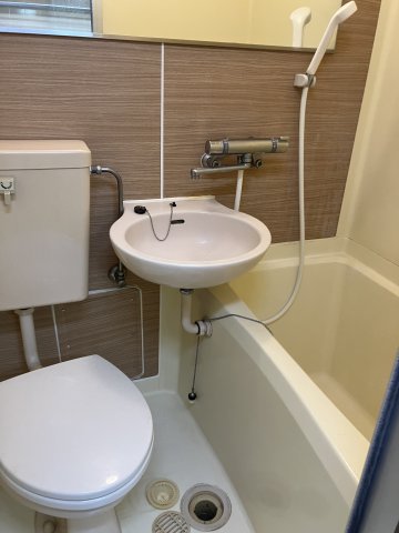 バス・シャワールーム　※別部屋参考写真