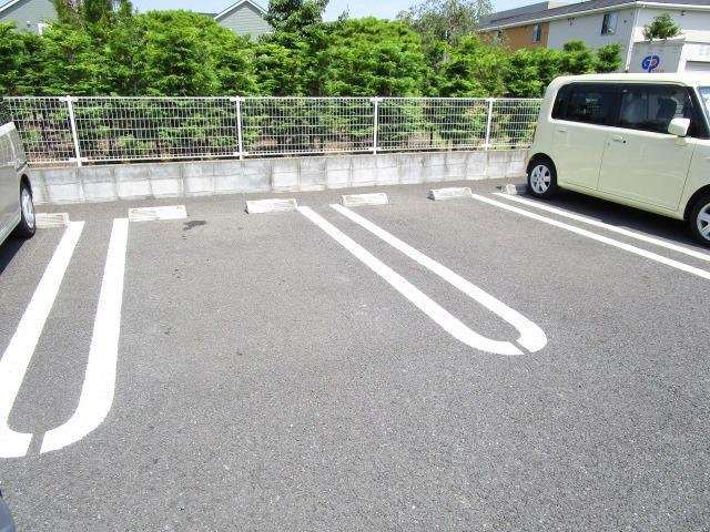 駐車場　駐車場に車を止められます