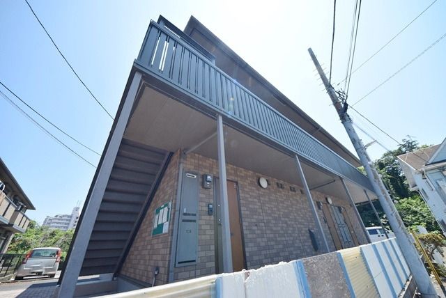エントランス　★システムキッチン2口付き・駐車場完備★