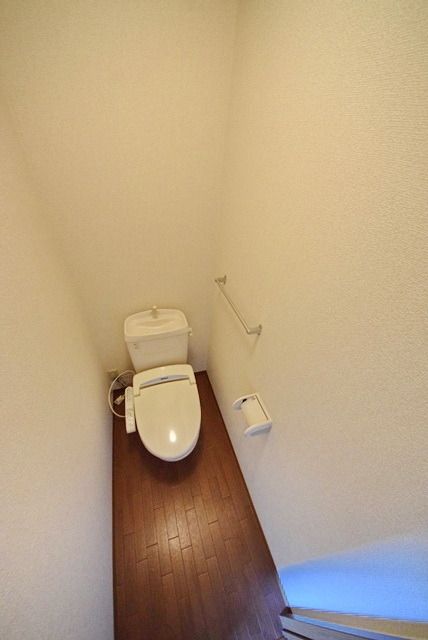 トイレ　★人気のカウンターキッチン採用★