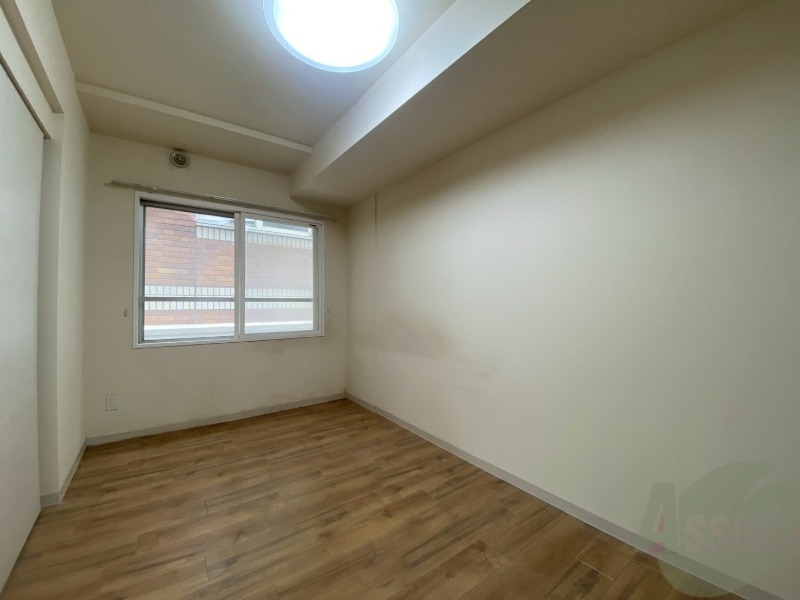 その他部屋・スペース　こちらのお部屋は光が差し込む、温かみのあるお部屋です。