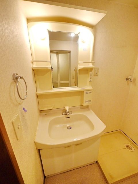 洗面設備　同物件別部屋写真