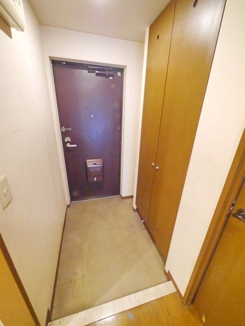 玄関　同物件別部屋写真