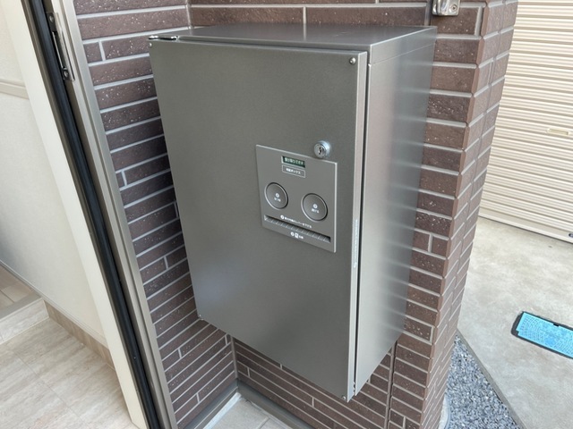 その他共有部分　玄関には各部屋ごとに宅配ボックスが付いています♪