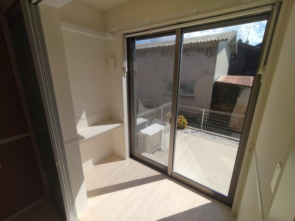 バルコニー　※同建物の別のお部屋の写真です。