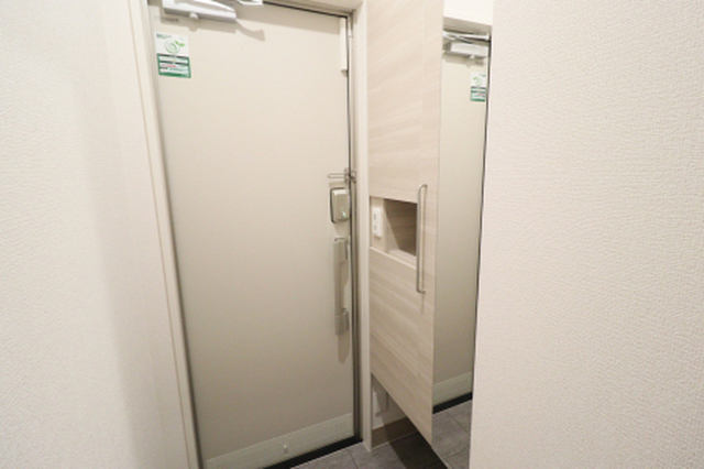玄関　トールタイプシューズボックス（姿見鏡付）
