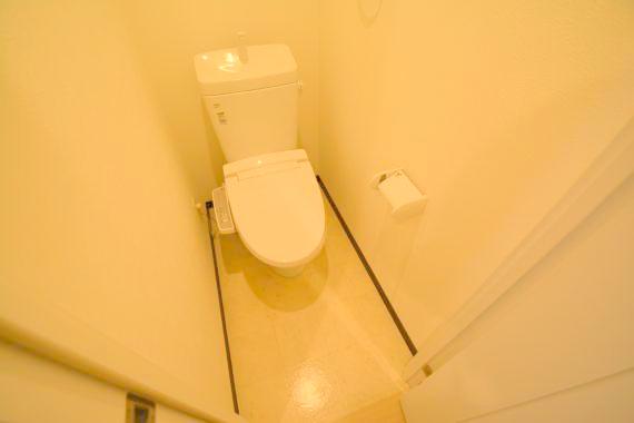 トイレ　綺麗なトイレにはウォシュレット標準装備です。