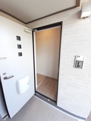 ＪＲ信越本線 群馬八幡駅 徒歩10分 2階建 築5年の玄関写真