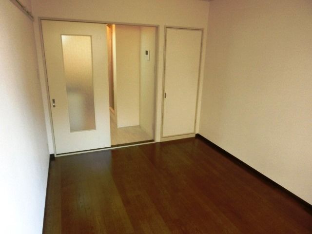 その他部屋・スペース　日当たりのいいフローリングのお部屋です