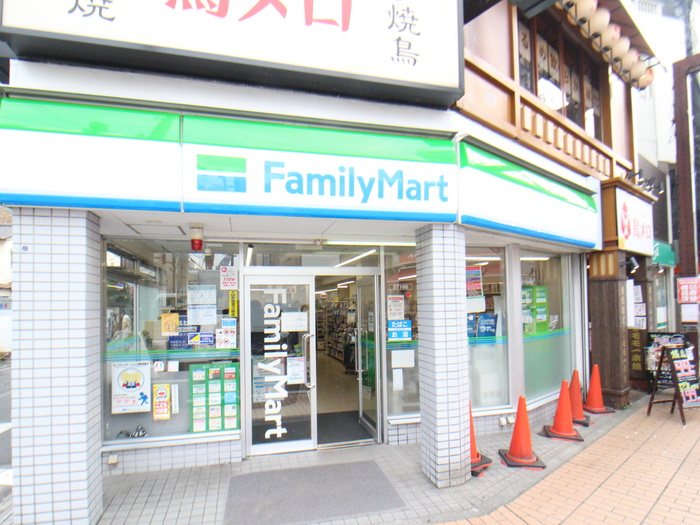 コンビニ　ファミリーマート（コンビニ）まで191m