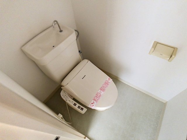 トイレ　2026年8月撮影※現況が相違する場合は現況を優先致します。