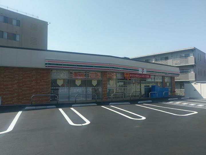コンビニ　セブンイレブン 横浜鴨居5丁目店（コンビニ）まで365m