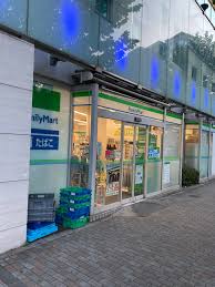 コンビニ　ファミリーマート 大塚駅前店（コンビニ）まで22m