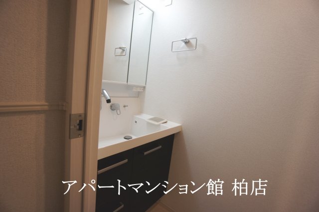洗面設備　同施工会社、同型タイプです