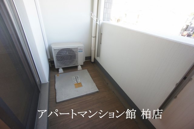 バルコニー　同施工会社、同型タイプです