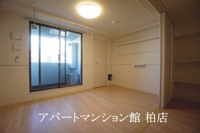 居室・リビング　同施工会社、同型タイプです
