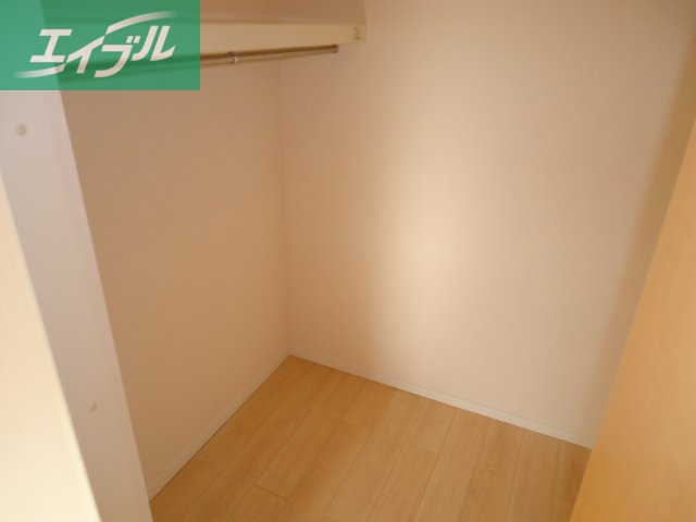 収納　ウォークインクローゼット