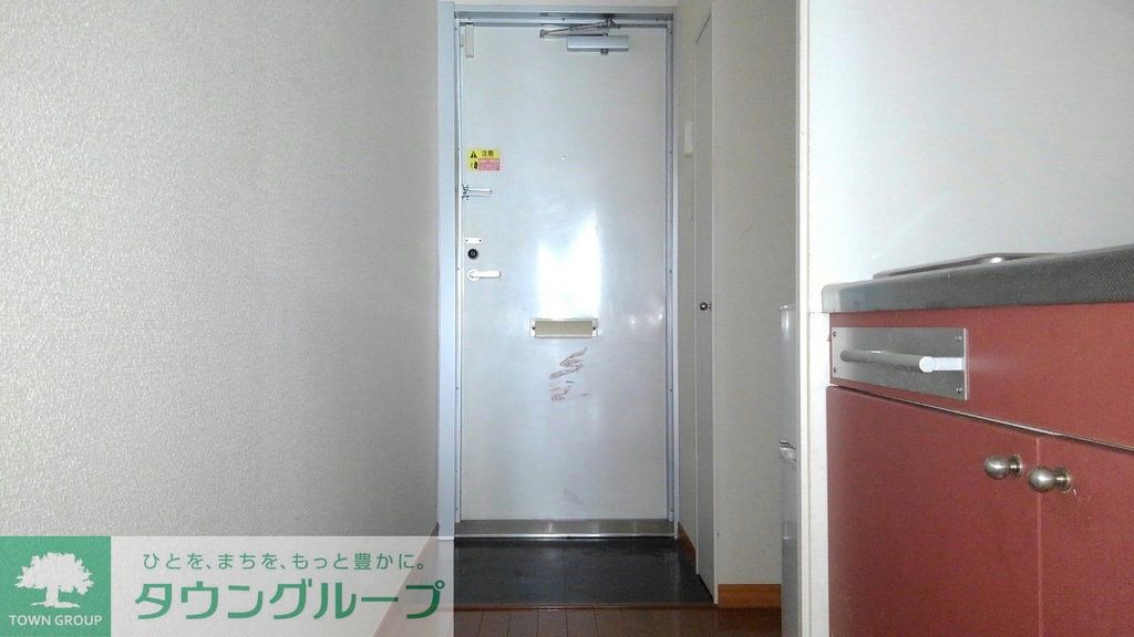 玄関　下駄箱あり