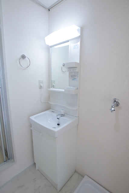 洗面設備　※水しか出ません。