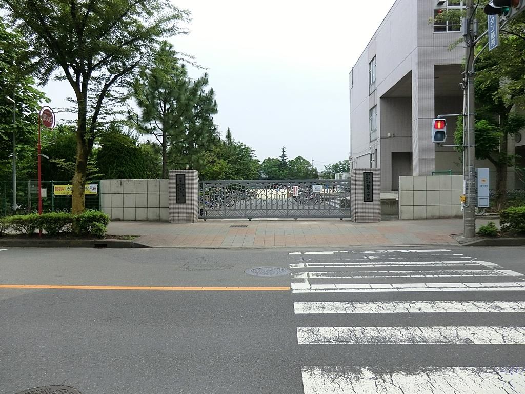 小学校　春日部市立粕壁小学校（小学校）まで780m