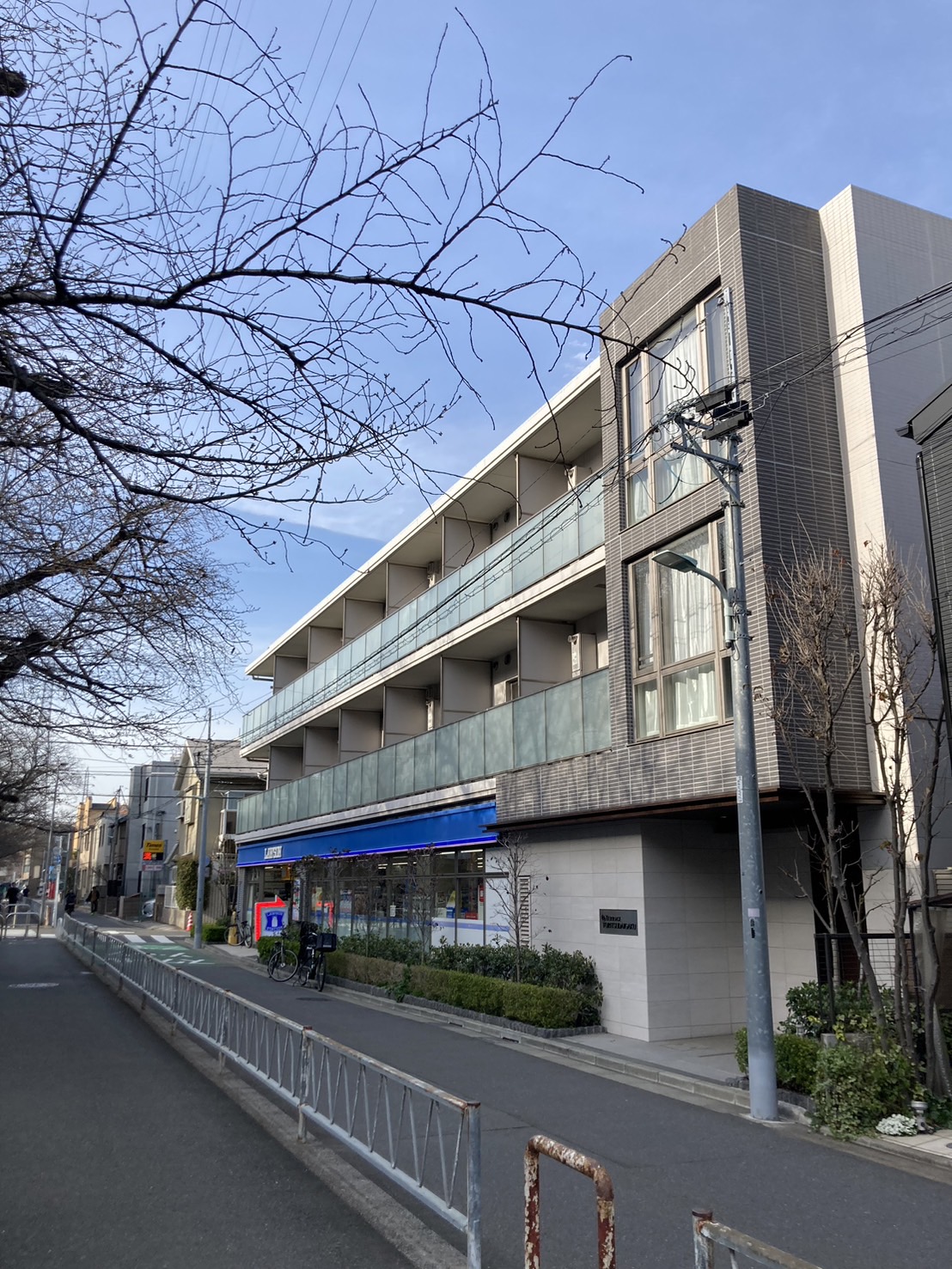 コンビニ　ローソン目黒平町二丁目店（コンビニ）まで605m